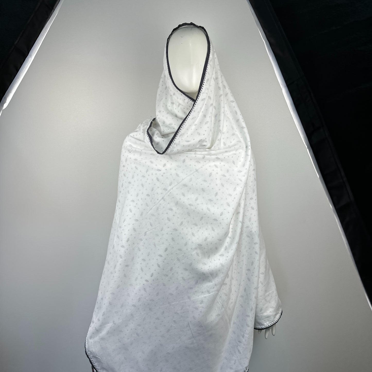 Black Mist Leaf - Khasto Shawl